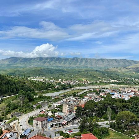 Vila Luen Berat Exterior foto